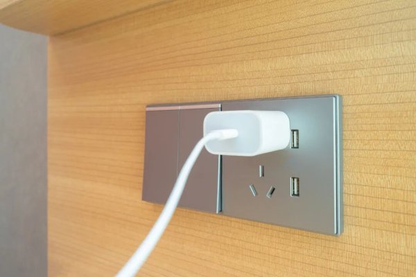 升富策略 严重影响手机寿命，不要再这样充电了！